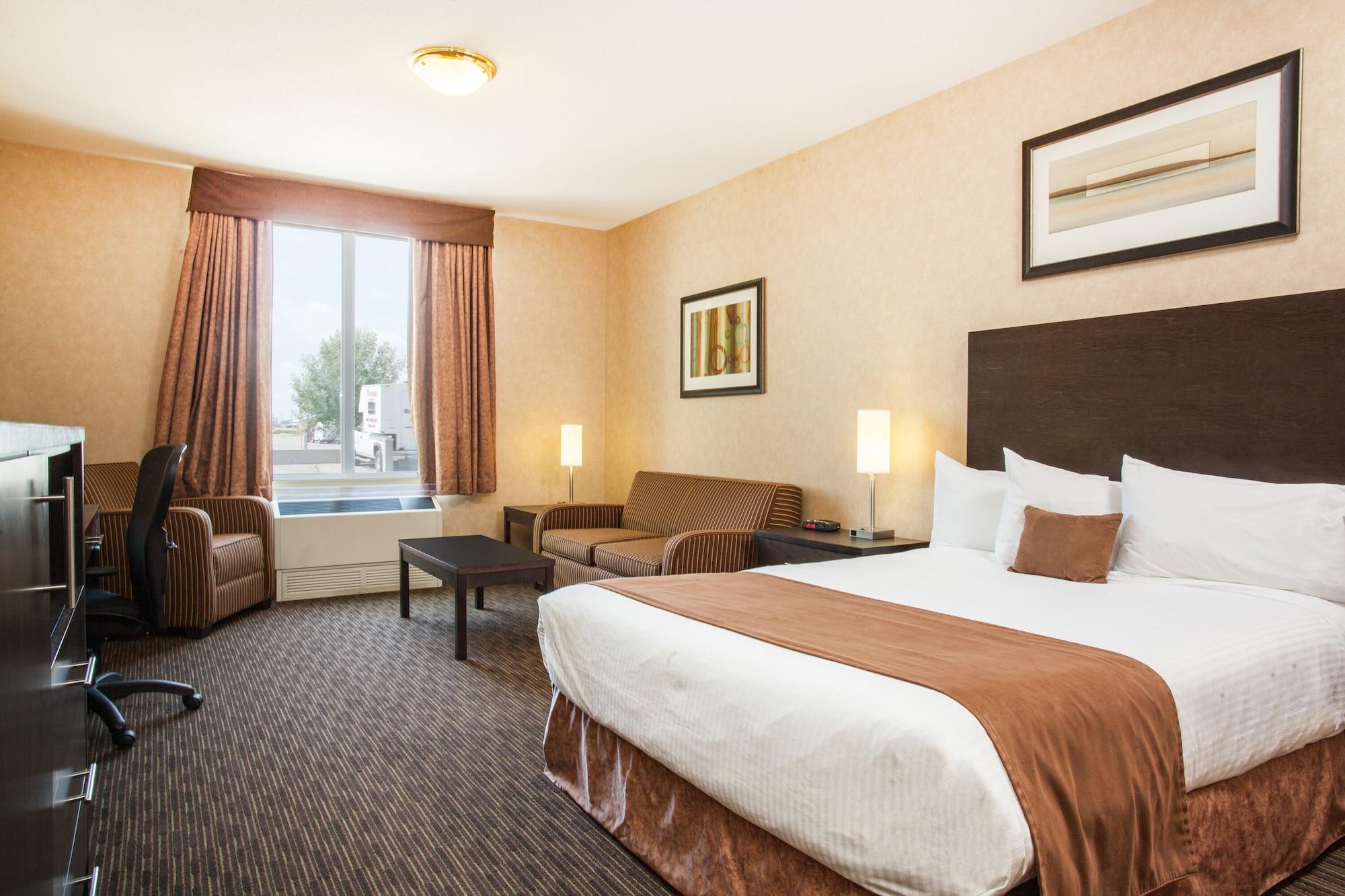 Ramada By Wyndham Estevan Exterior photo