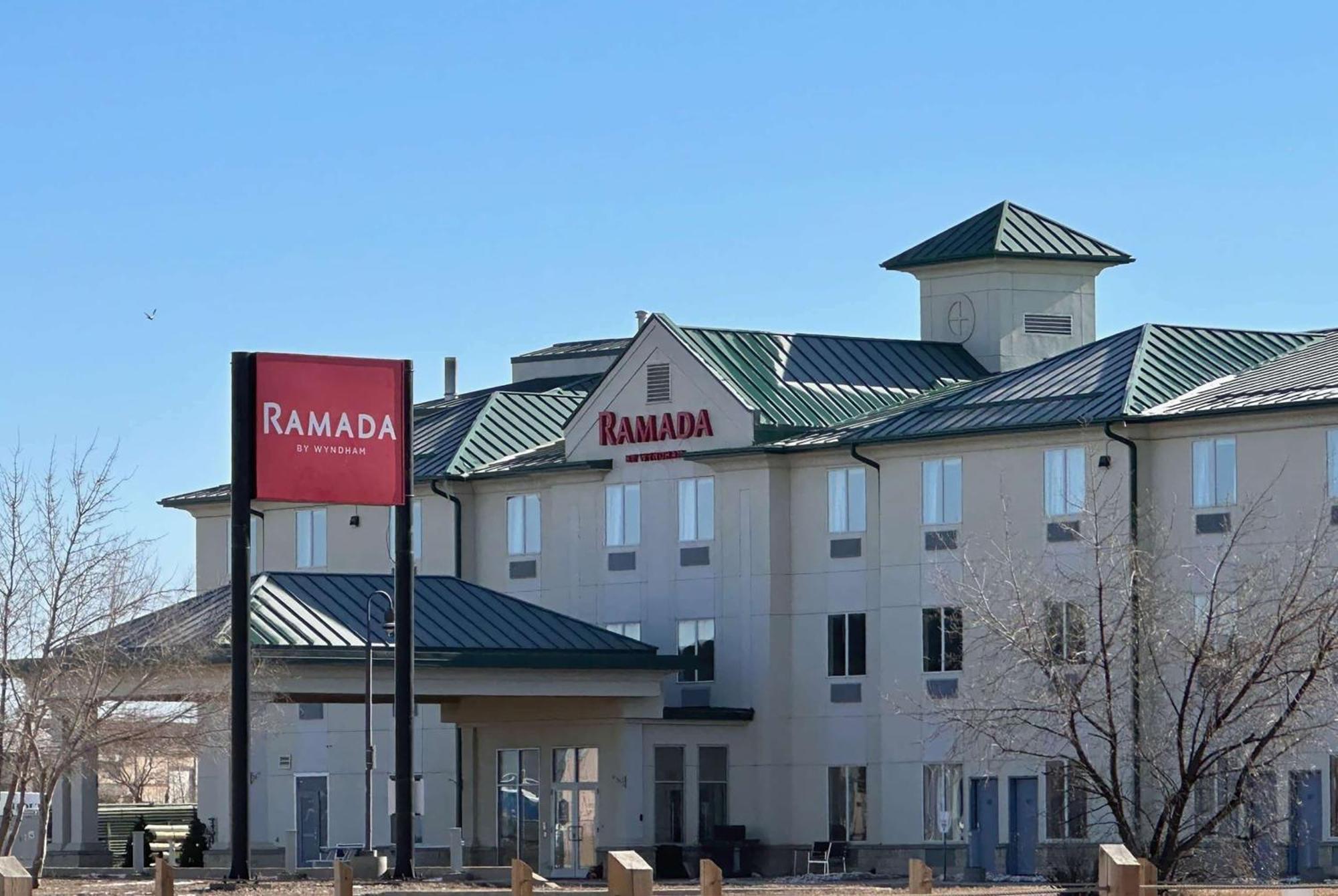 Ramada By Wyndham Estevan Exterior photo