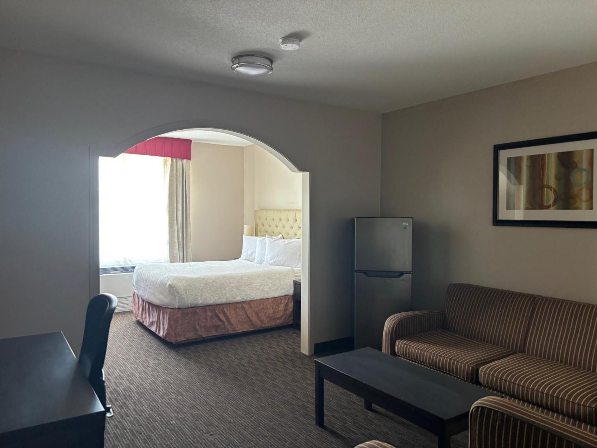 Ramada By Wyndham Estevan Exterior photo