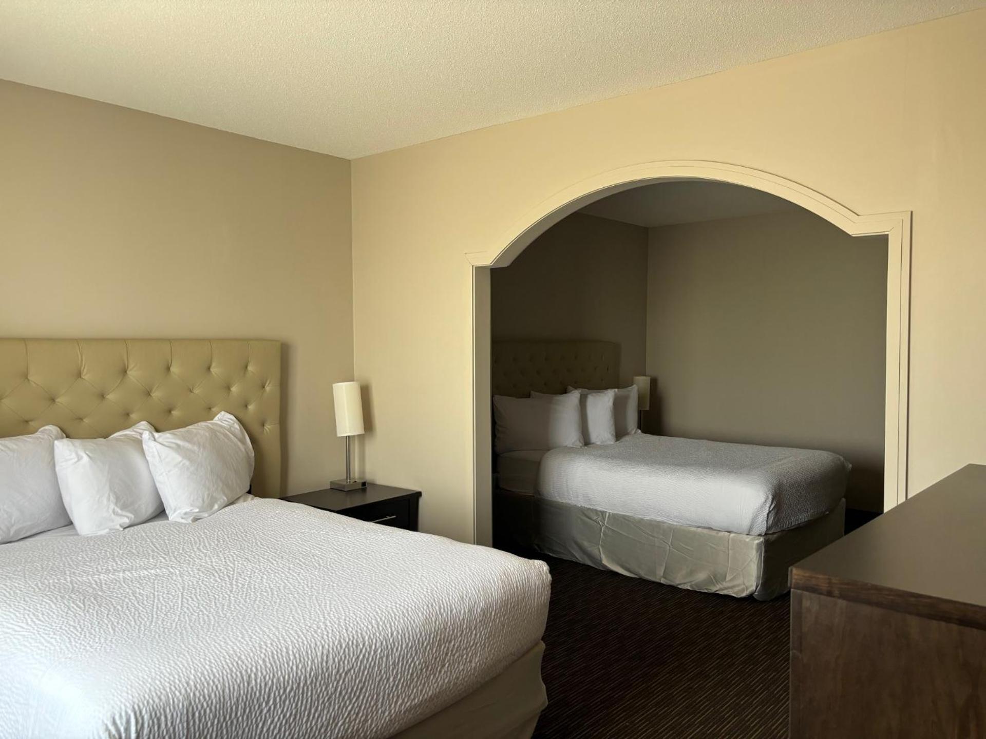 Ramada By Wyndham Estevan Exterior photo