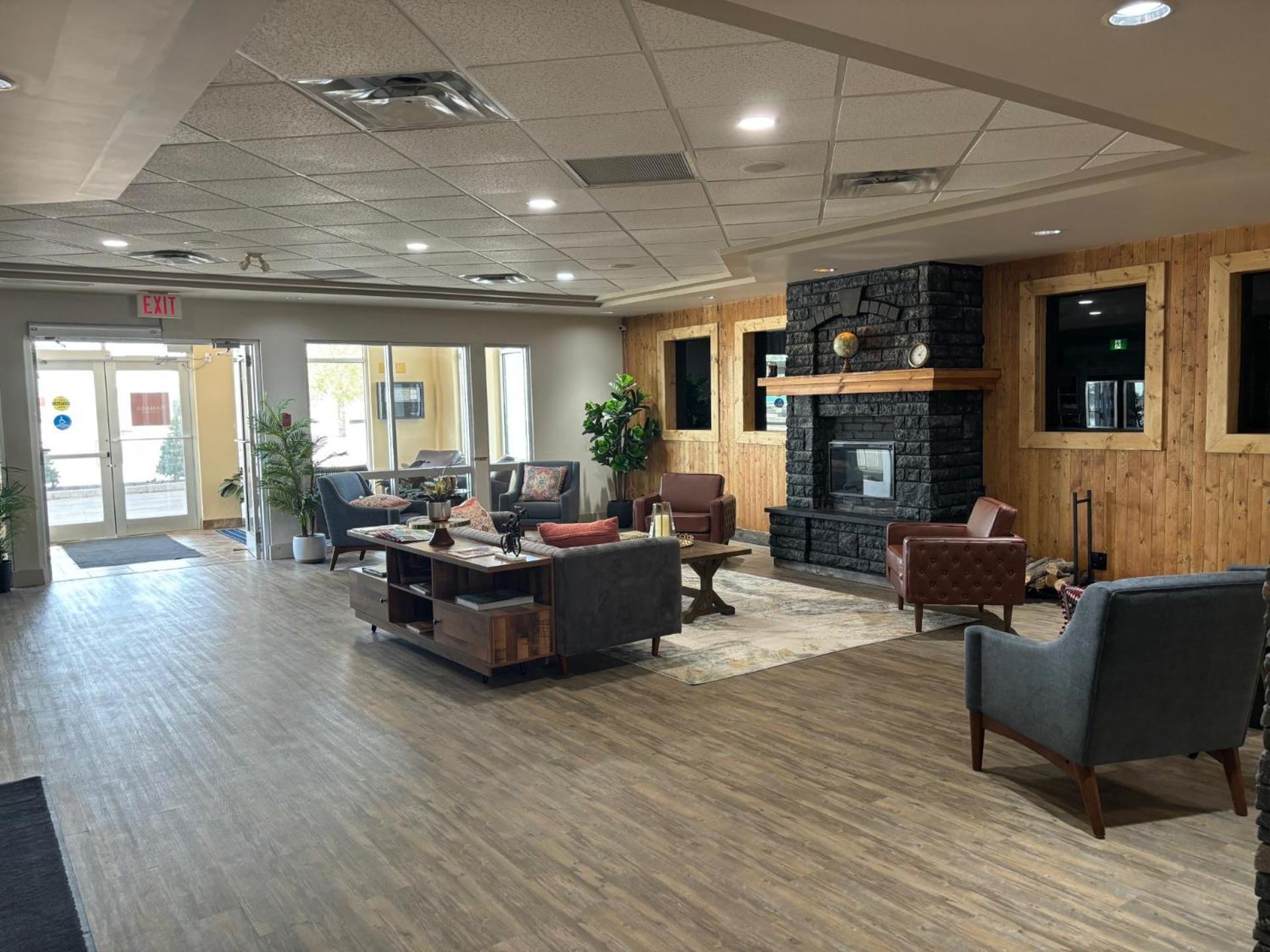 Ramada By Wyndham Estevan Exterior photo