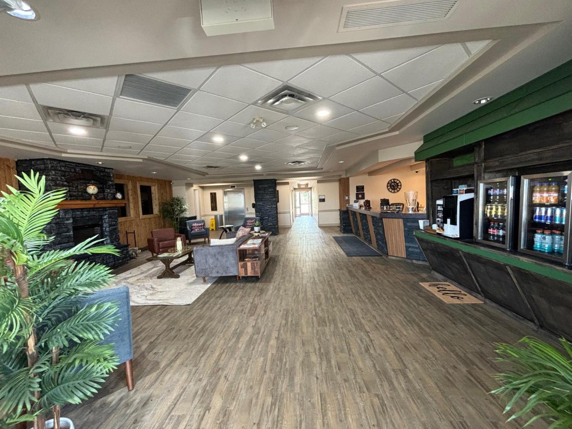 Ramada By Wyndham Estevan Exterior photo