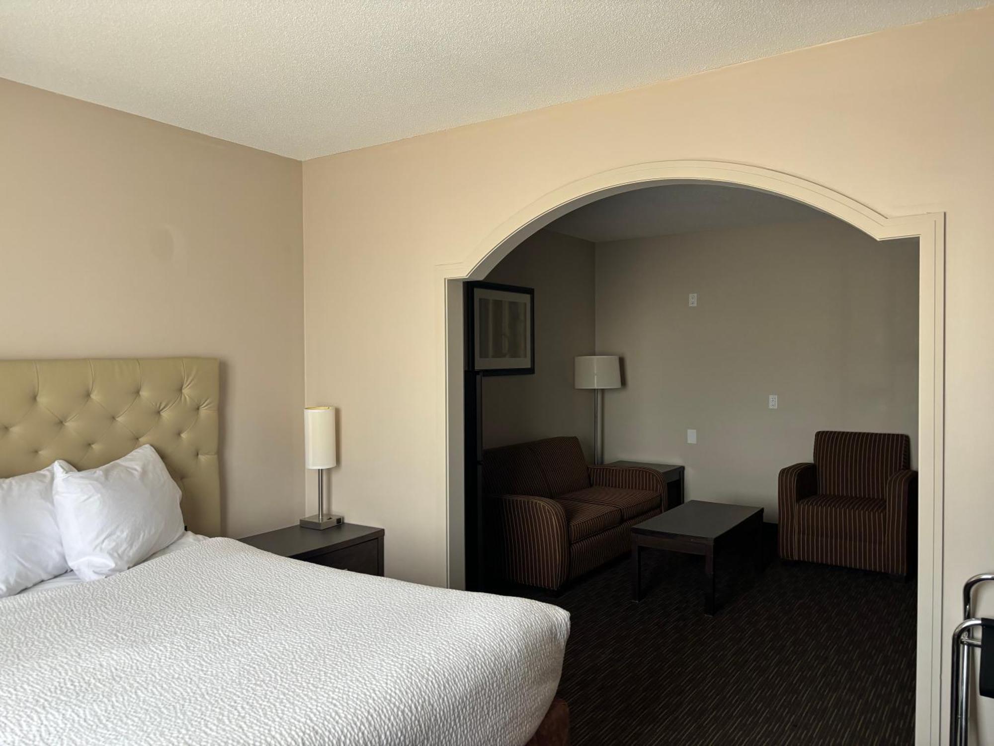 Ramada By Wyndham Estevan Exterior photo